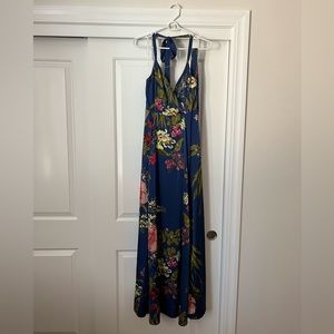 NWOT Lulu’s Blue Floral Satin Halter Maxi Size Small